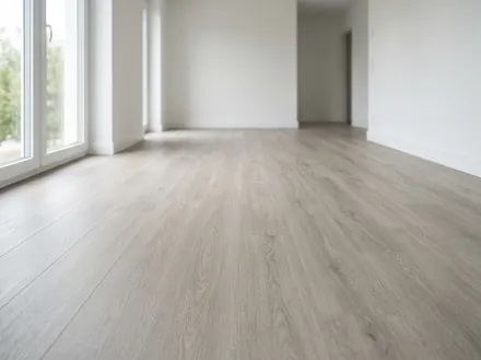 Vinyl / Designboden in einem hellen Wohnraum